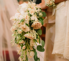 Wedding bouquet cascading